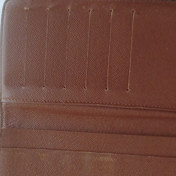 ✨️LOUIS VUITTON PORTE CARTES YEN MONOGRAM BI-FOLD WALLET - Picture 6 of 15